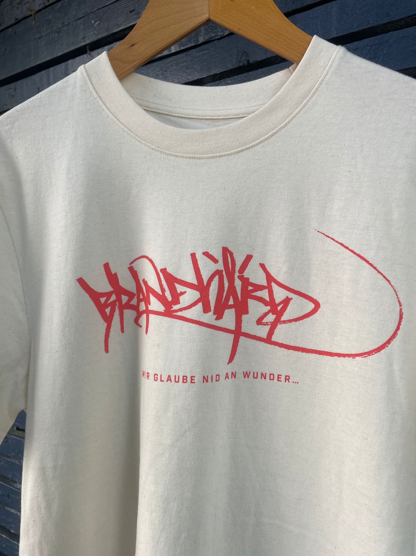 Retro Shirt - Brandhärd - Egg white